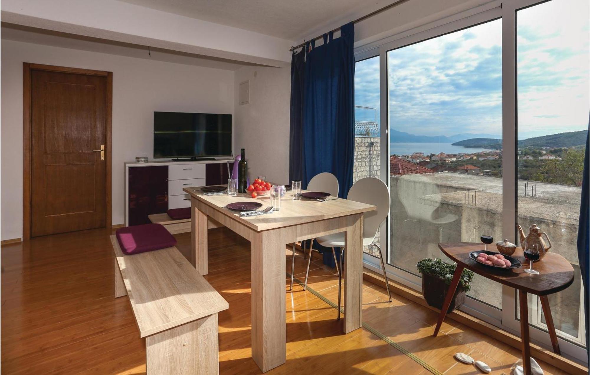 1 Bedroom Cozy Apartment In Slatine Apartment *