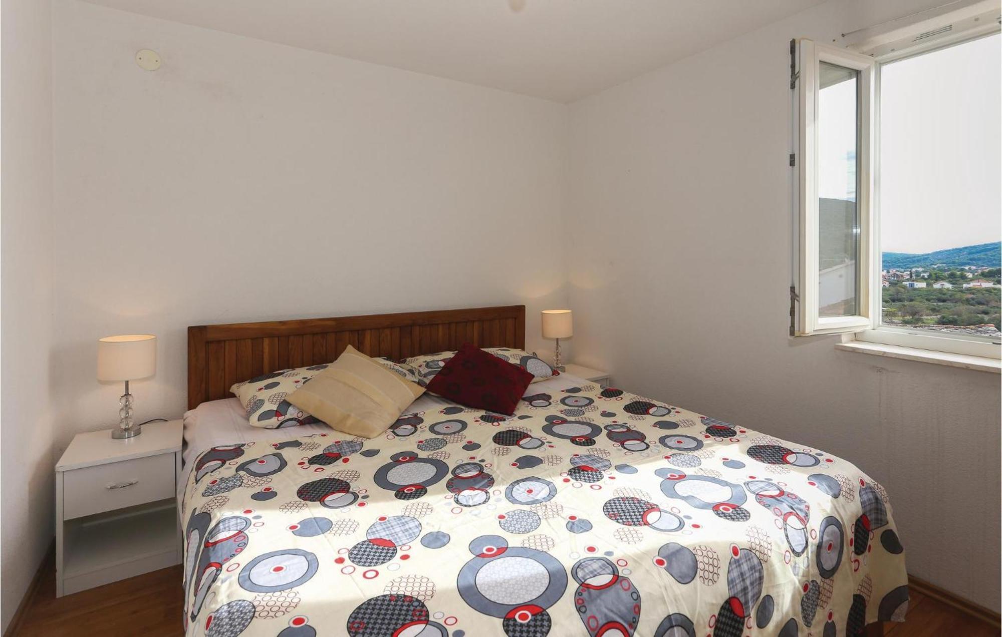 1 Bedroom Cozy Apartment In Slatine *