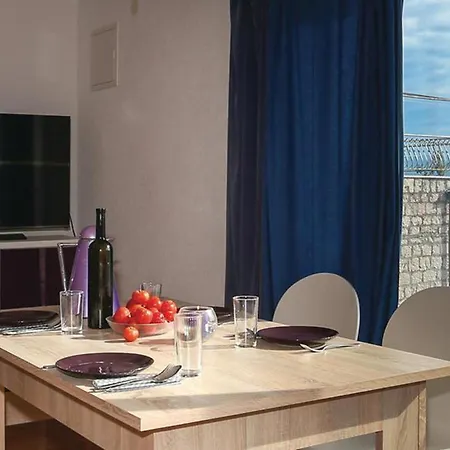 1 Bedroom Cozy Apartment In Slatine Exterior photo