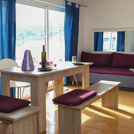 1 Bedroom Cozy Apartment In Slatine Exterior photo